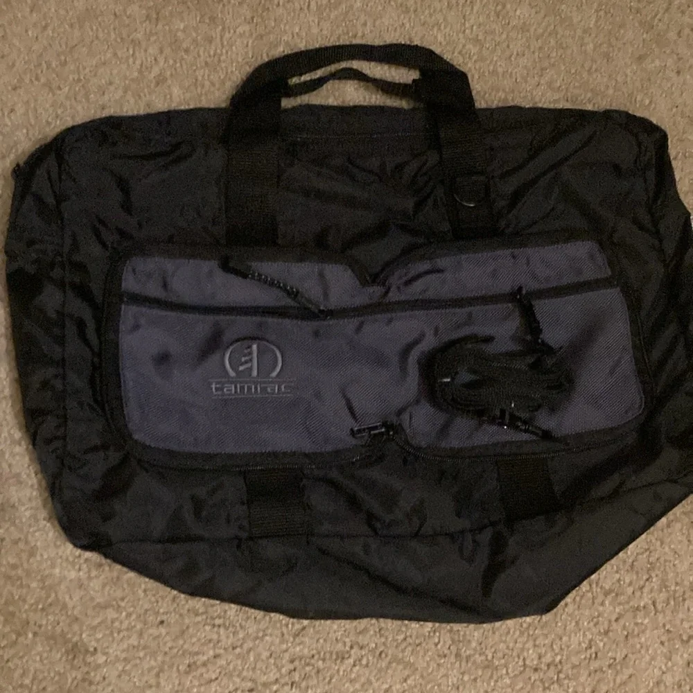 Tamrac Lightweight Duffel Tote Bag Black with Strap NWOT